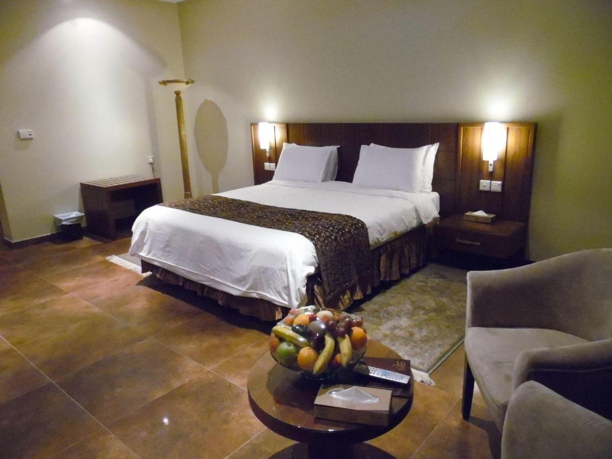 Milan Deluxe Suites Khobar Exterior foto