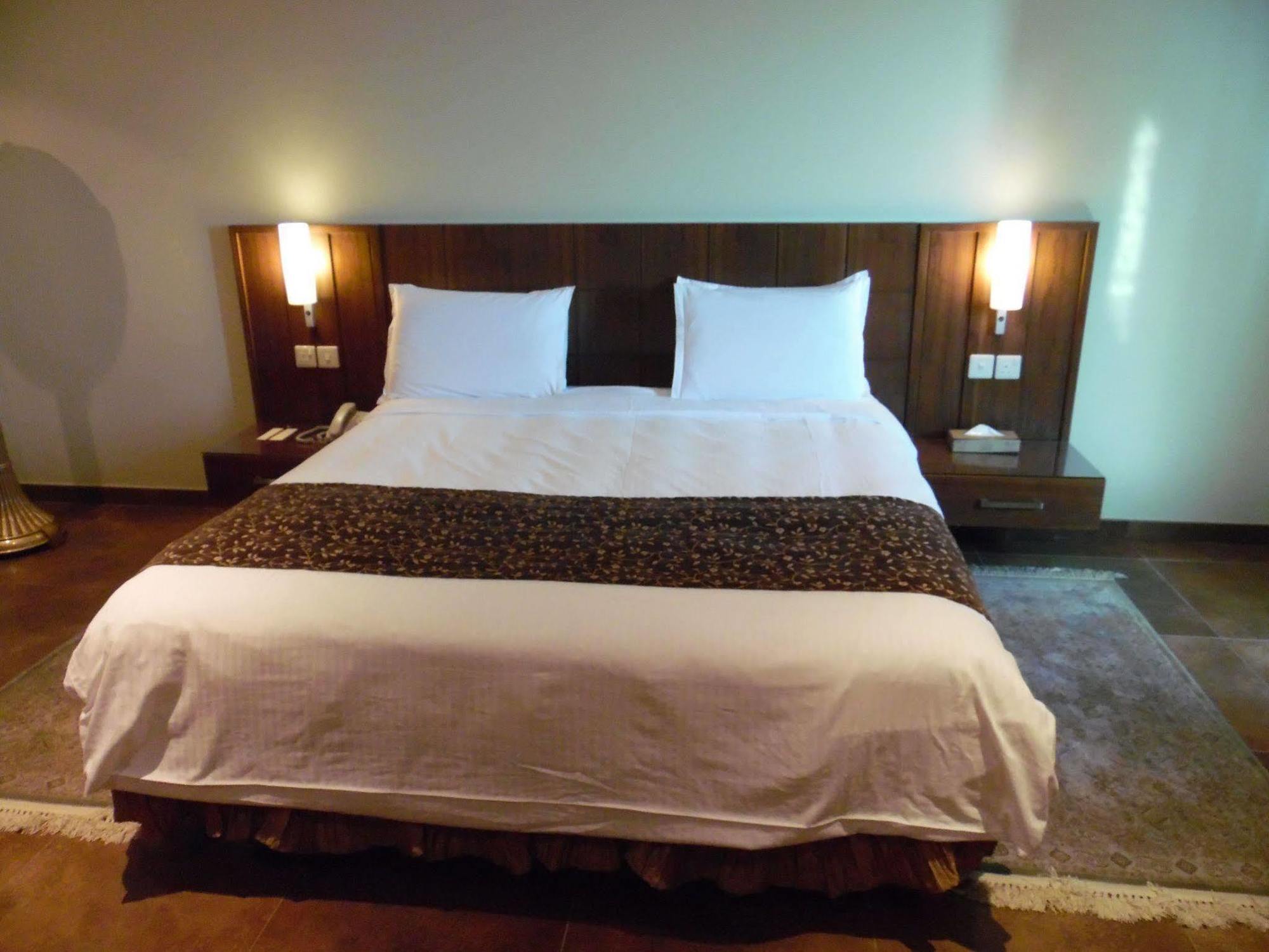Milan Deluxe Suites Khobar Exterior foto
